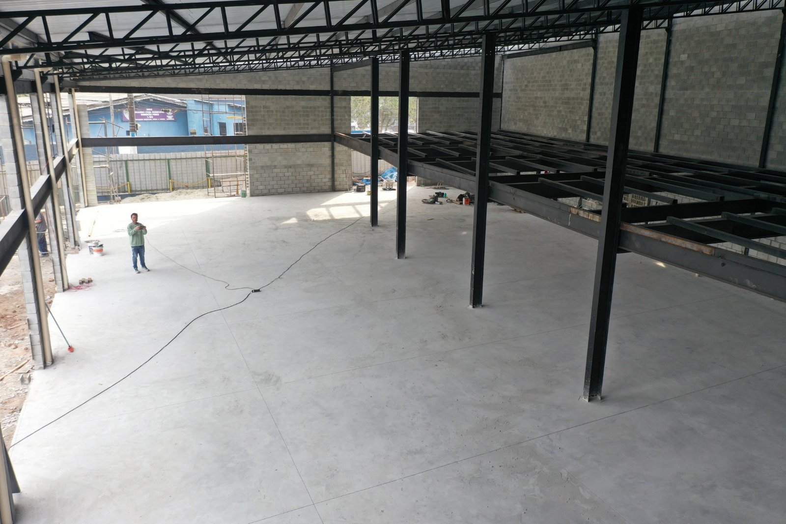 Visão geral dos mezaninos em construção